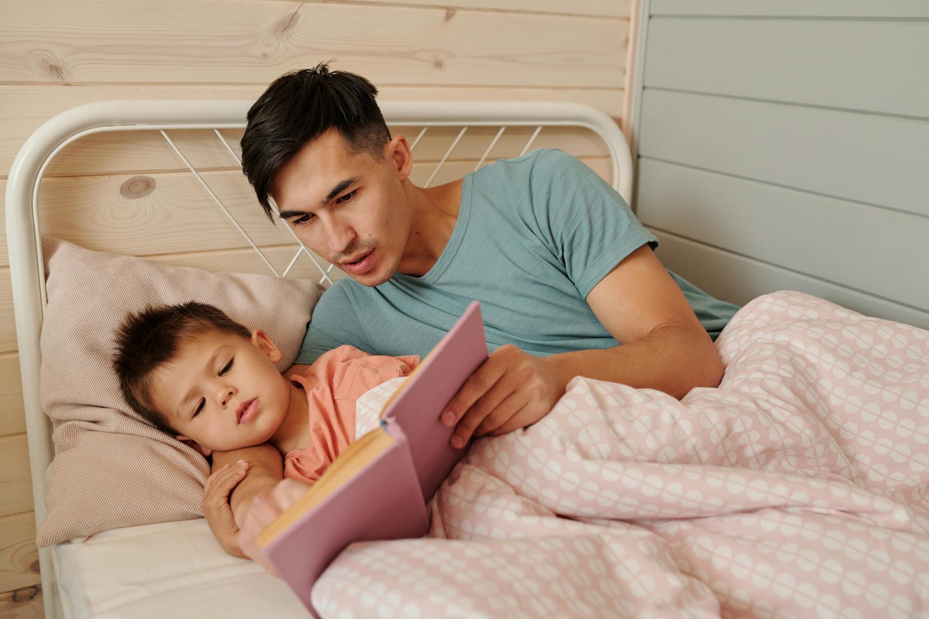 child asks for water stalling bedtime — Photo by Werner Pfennig on Pexels